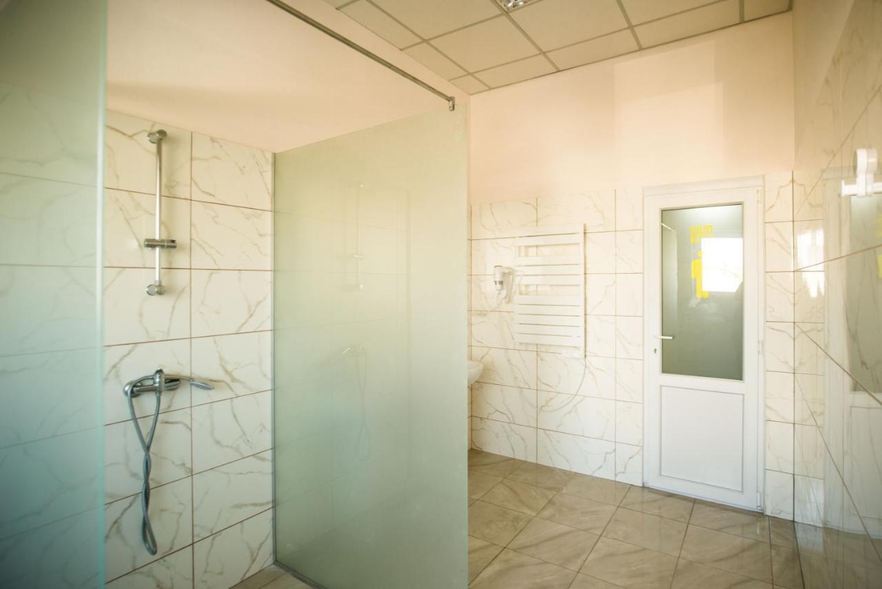 Si-Yo Hostel Użhorod Zewnętrze zdjęcie
